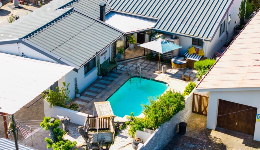 4 Bedroom Property for Sale in Linkside Western Cape